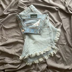 NEVER WORN - wild fable high rise light wash shorts (size 10)